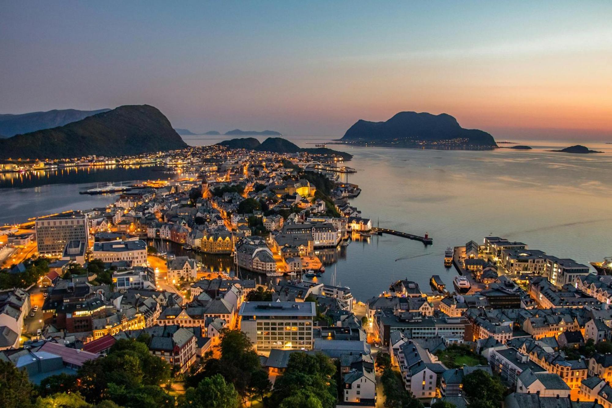 Unik Leilighet I Alesund Sentrum Exterior photo